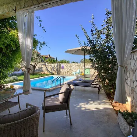 펜션 Mit Privatpool Fuer 6 Personen Ca 150 Qm In Mrgani, Istrien Istrische Riviera *