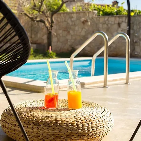 Holiday home Mit Privatpool Fuer 6 Personen Ca 150 Qm In Mrgani, Istrien Istrische Riviera Mrgani