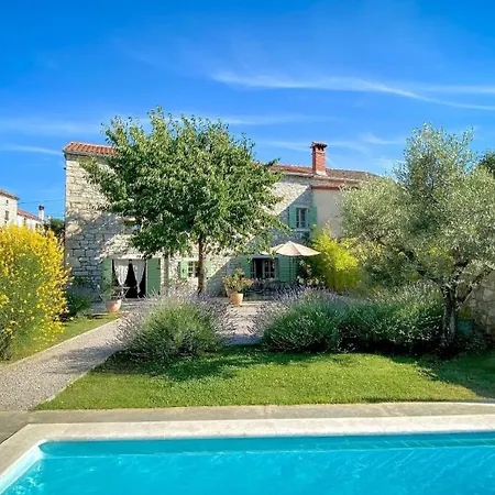Mit Privatpool Fuer 6 Personen Ca 150 Qm In Mrgani, Istrien Istrische Riviera * Mrgani